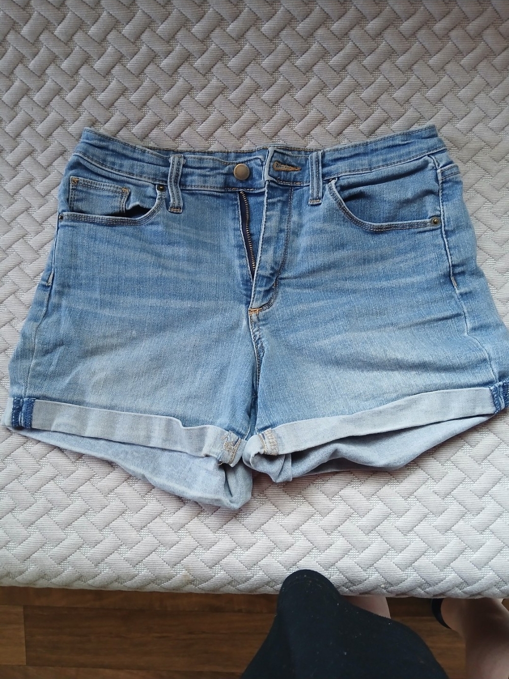 Universal Thread Shorts 8/29